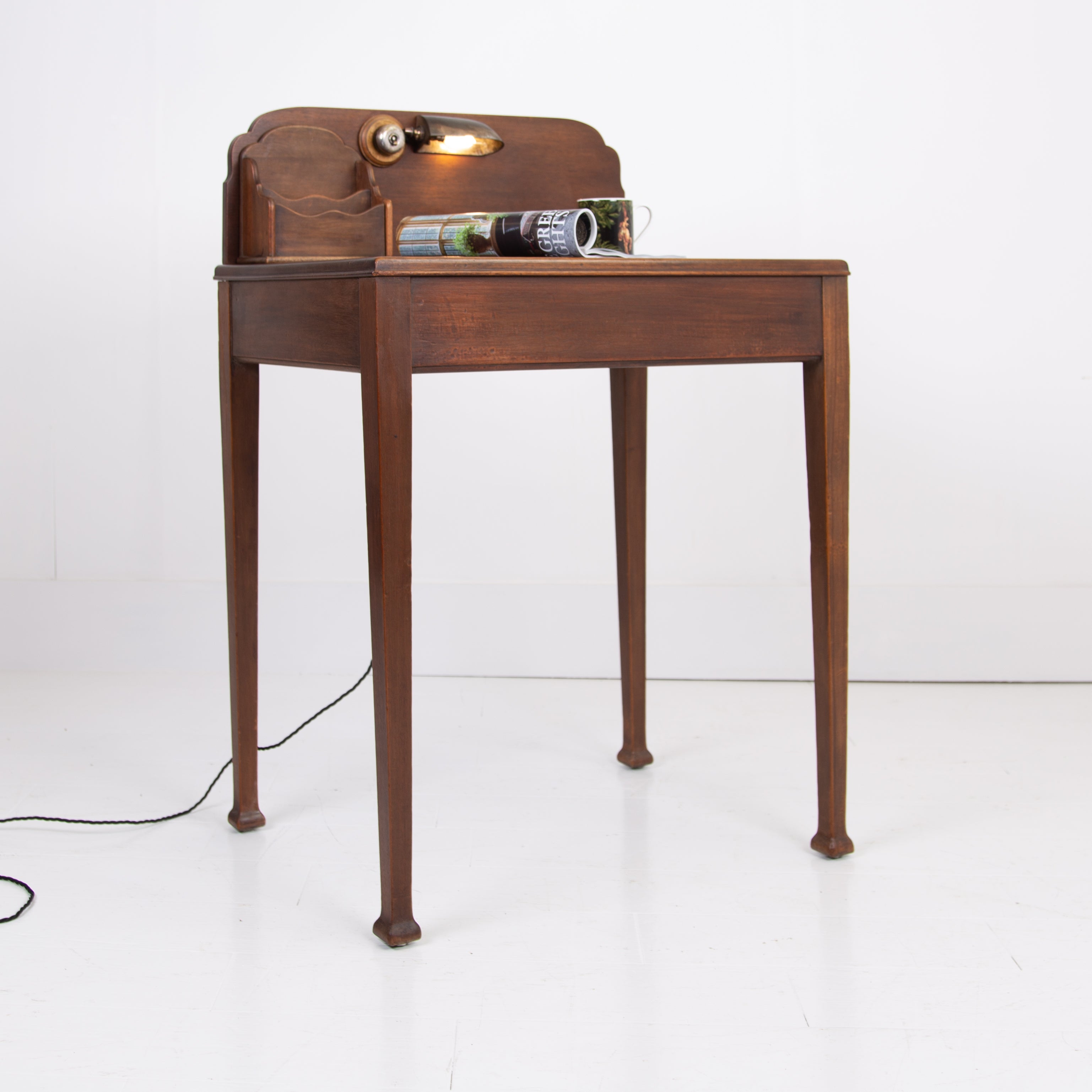 Small Vintage English Desk With Bankers Lamp 1920s