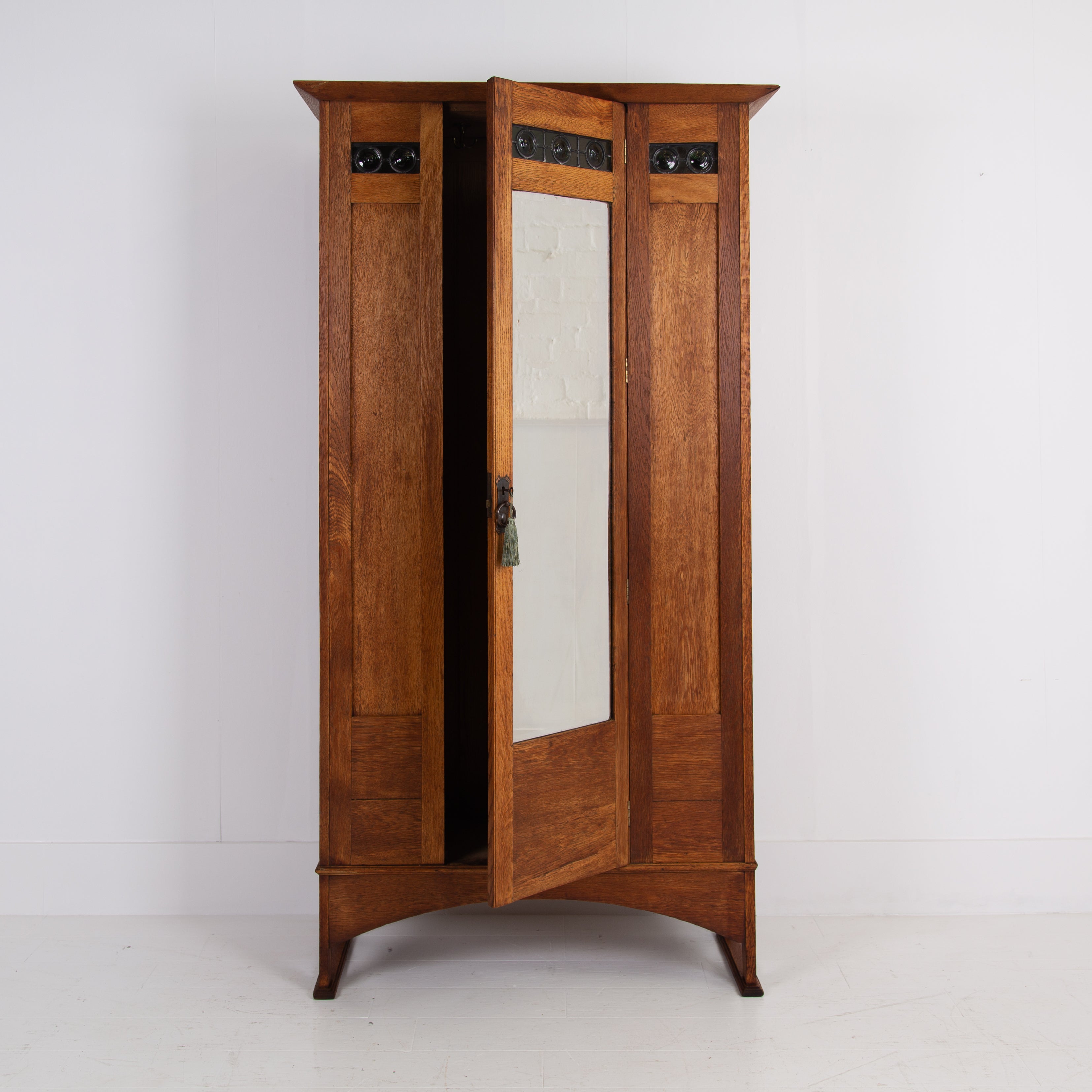 Arts and Crafts Oak Hall Wardrobe 1910