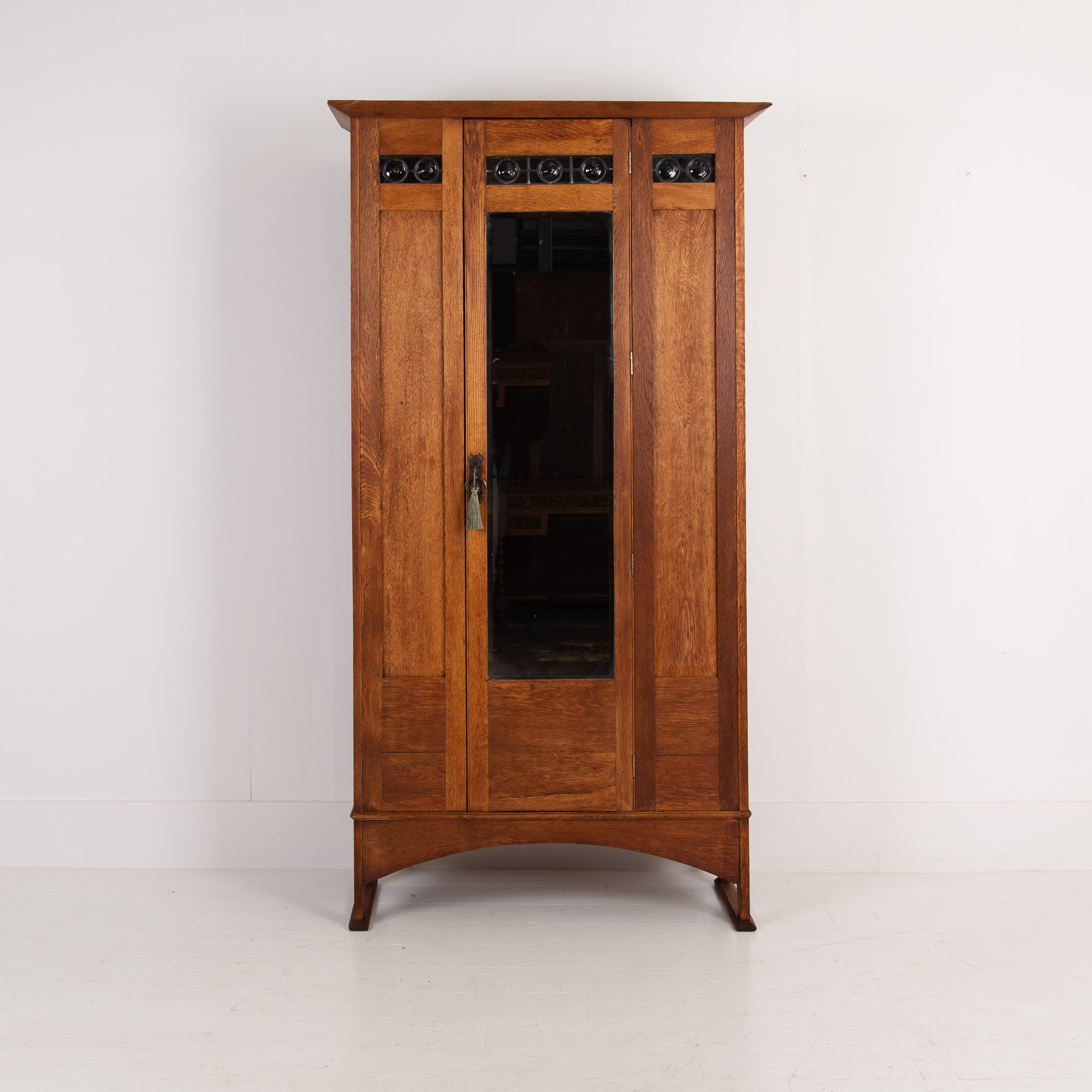 Arts and Crafts Oak Hall Wardrobe 1910