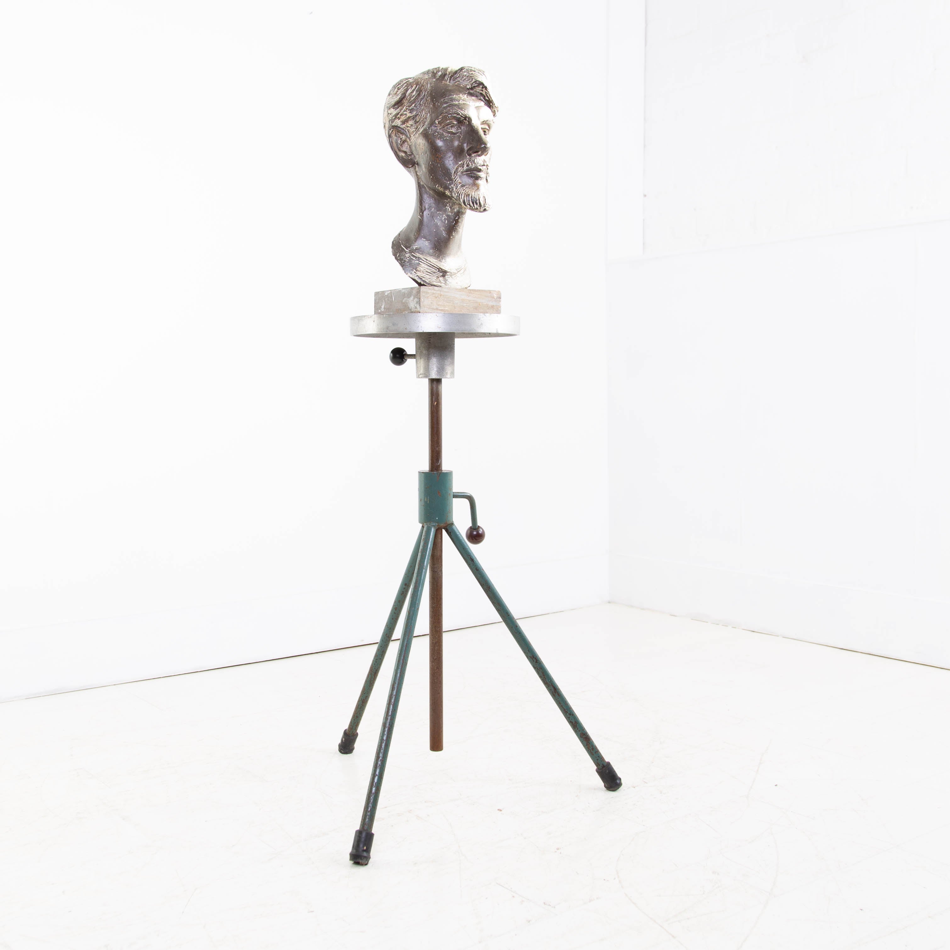 Attractive Metal Mid Century Sculpture Stand