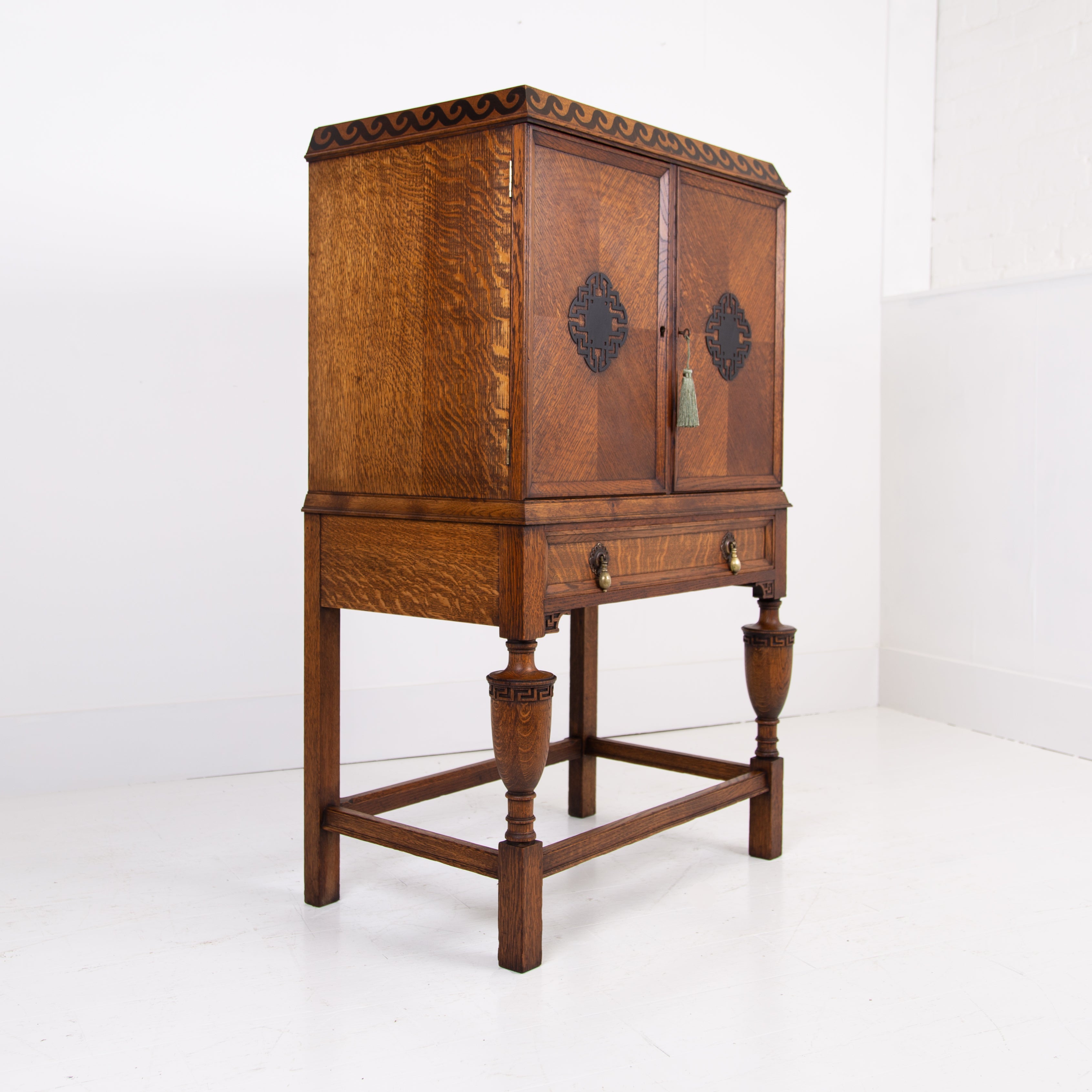 Attractive Quality Oak Drinks Cabinet By Inglesants C1920