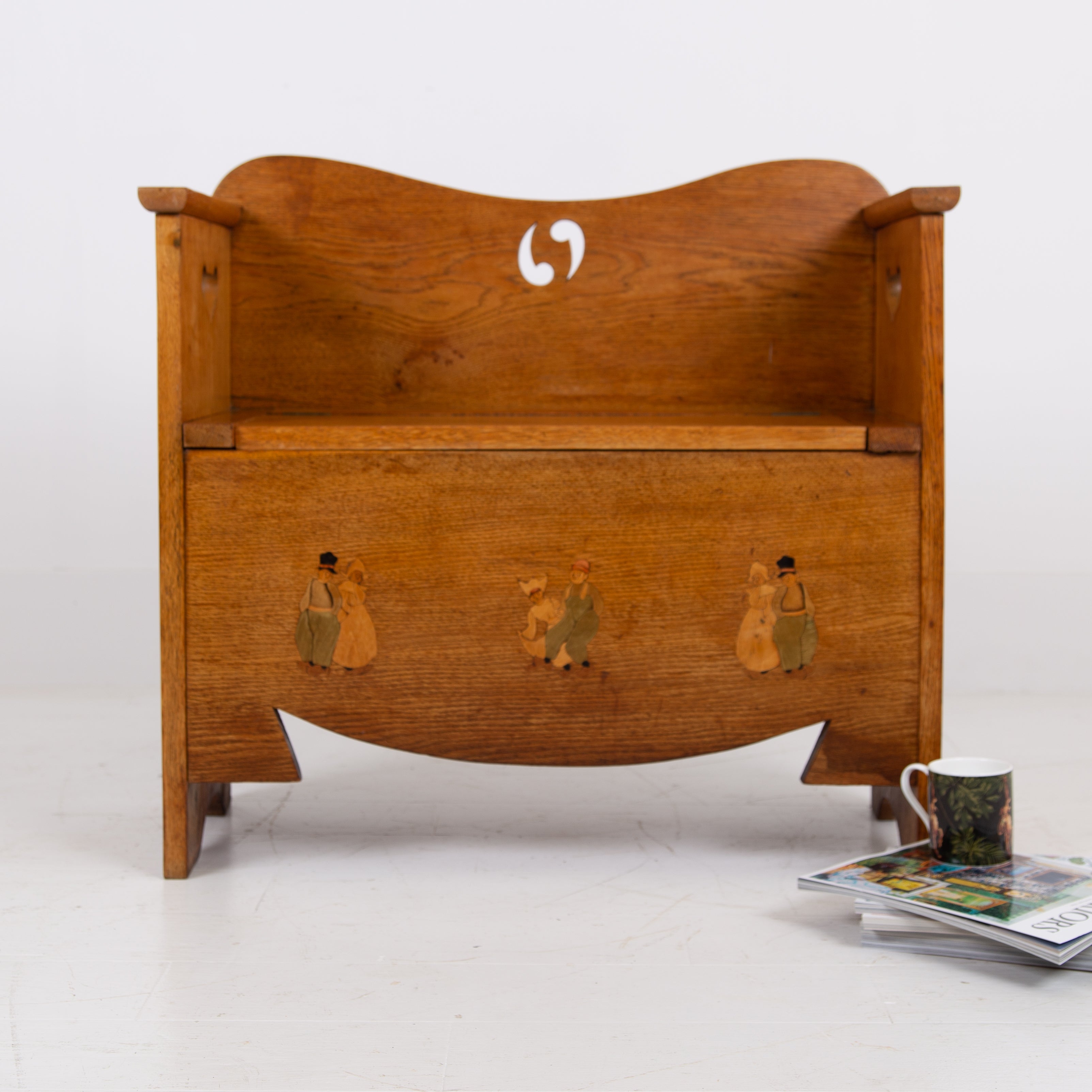 Arts and Crafts Oak Box Settle for Liberty C1910