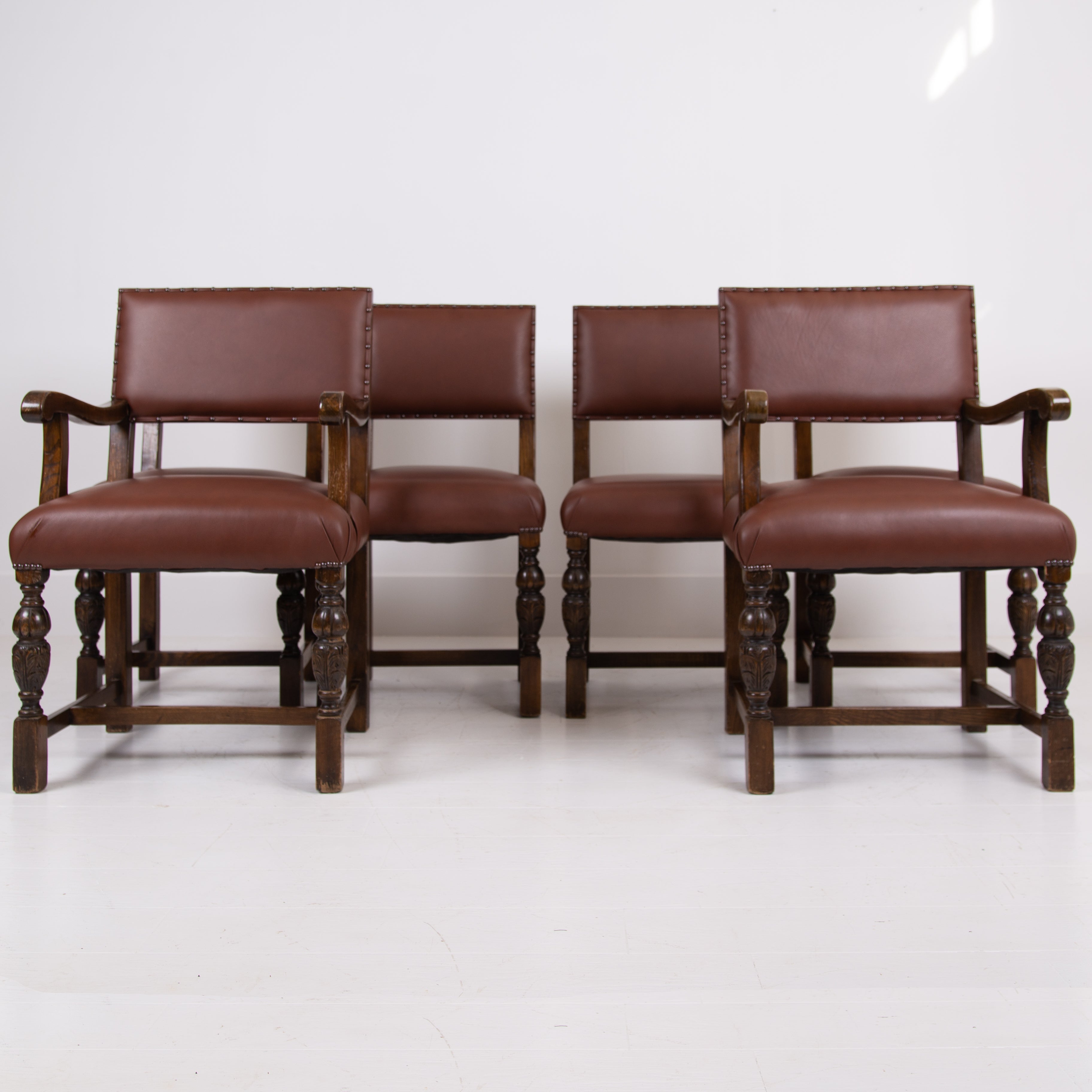 Handsome Set Of 6 Oak And Leather Dining Chairs