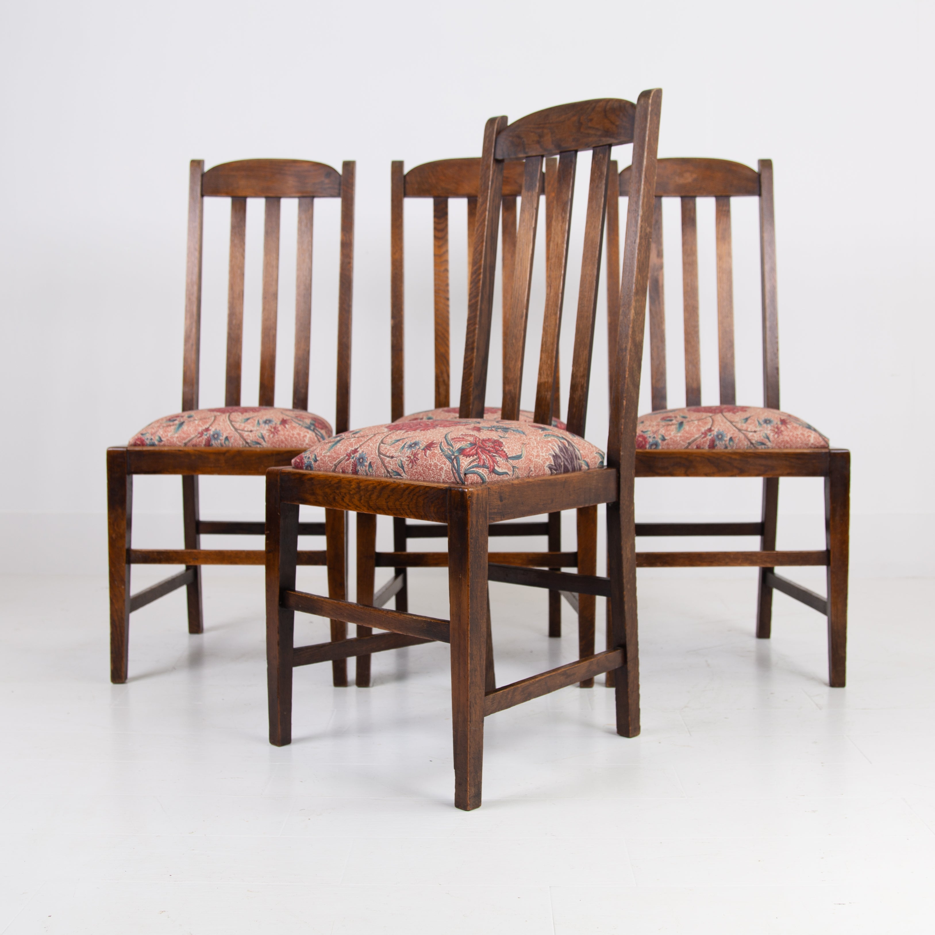 Set of 4 English Oak Arts & Crafts Dining Chairs C1910