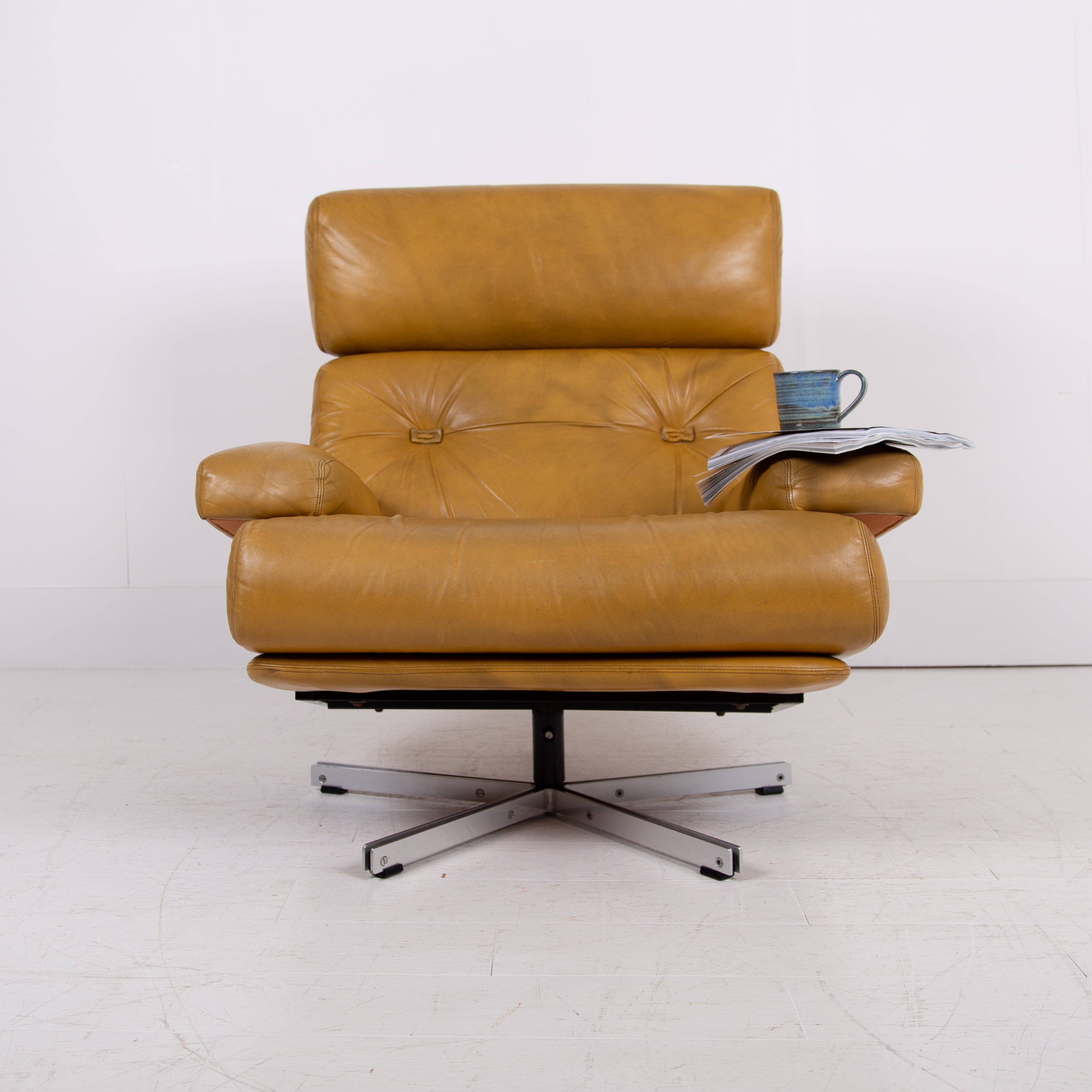 Mid Century Swivel Leather Armchair Tetrad Nucleus C1970