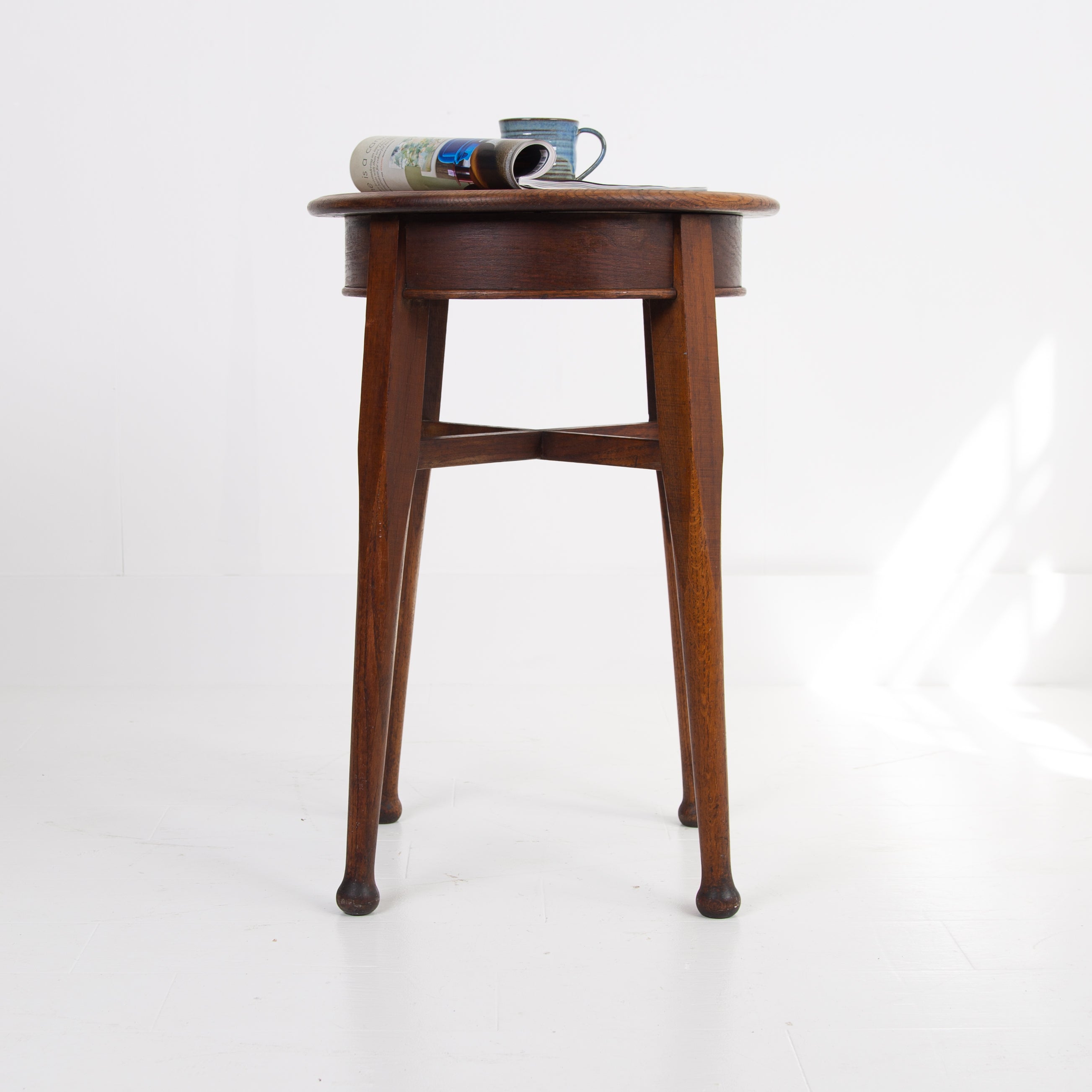 Great Looking English Oak Pub Tavern Side Table C1920