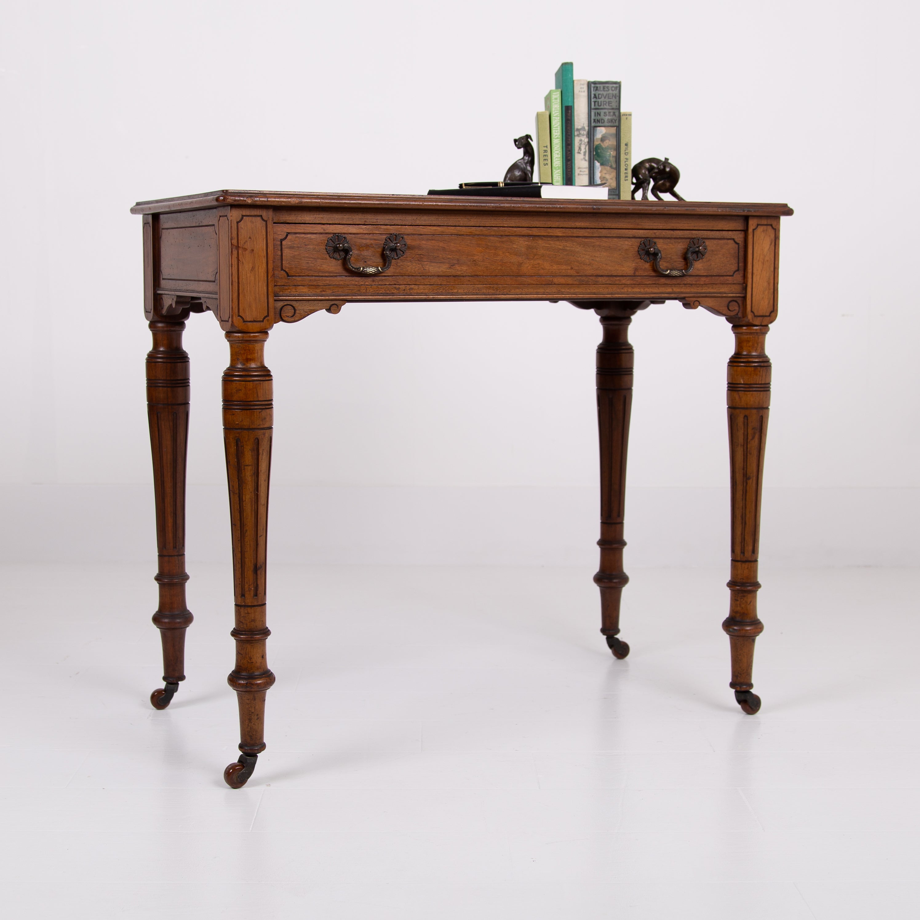 Attractive Antique Victorian Side Table With Drawer C1880