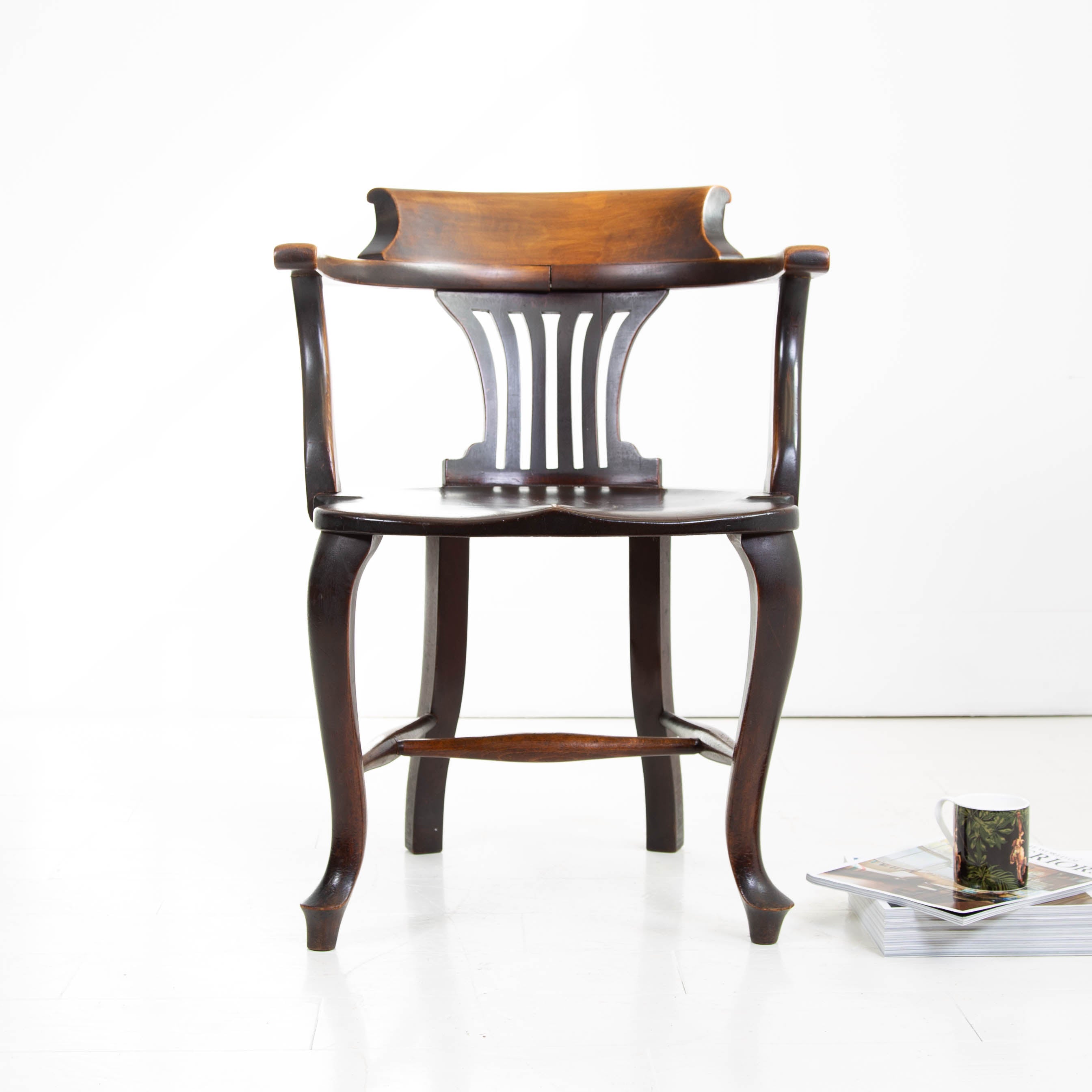 1920s English Vintage Office Chair with Shaped Seat, No.1