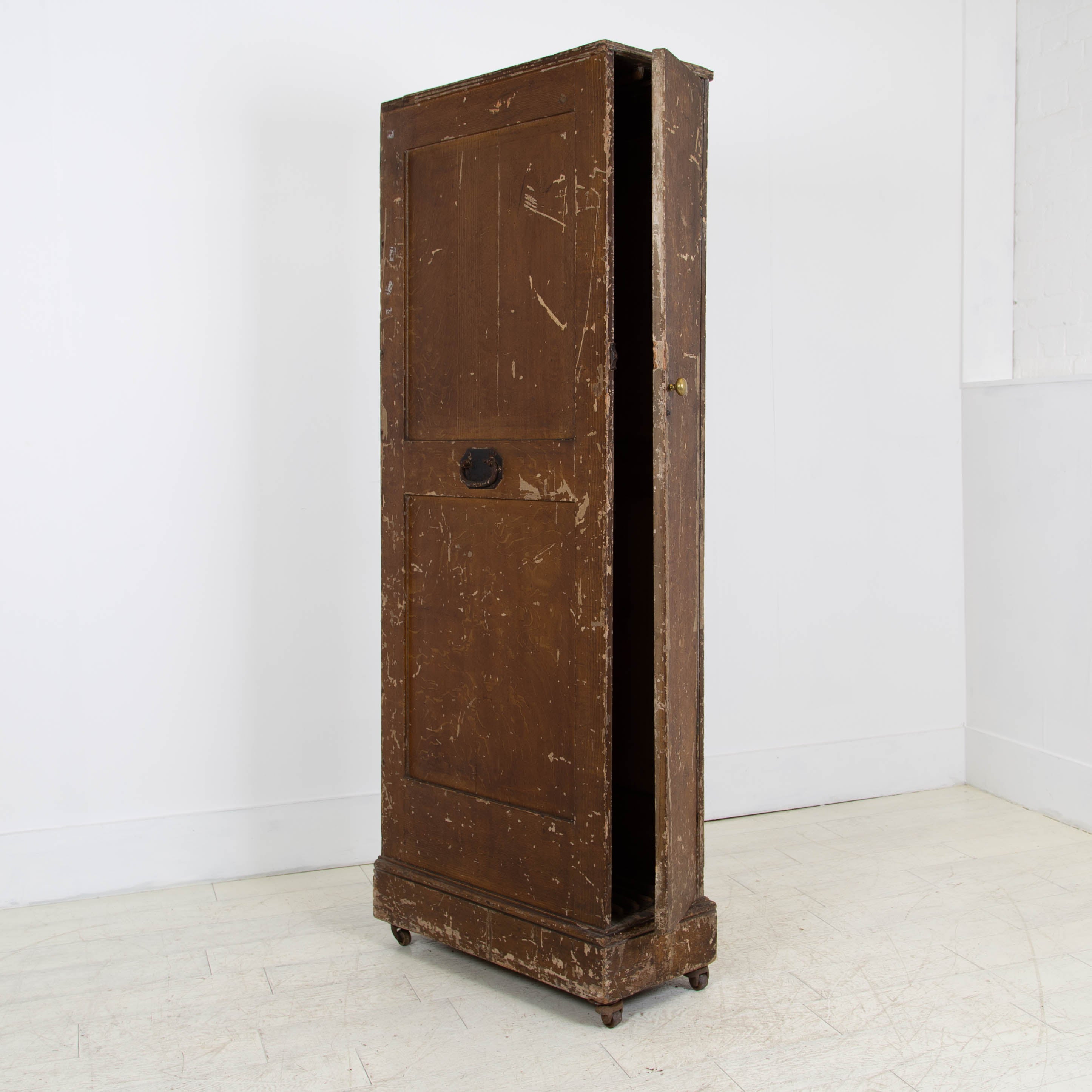 Early Victorian Country House Dining Table Leaf Cupboard