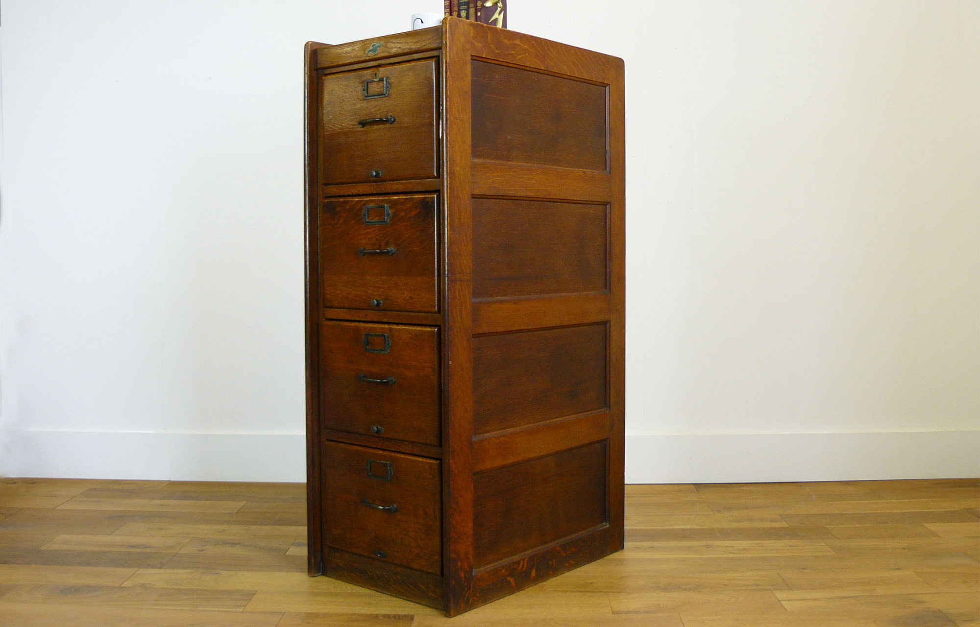 Attractive Early 20th Century English Panelled Oak 4